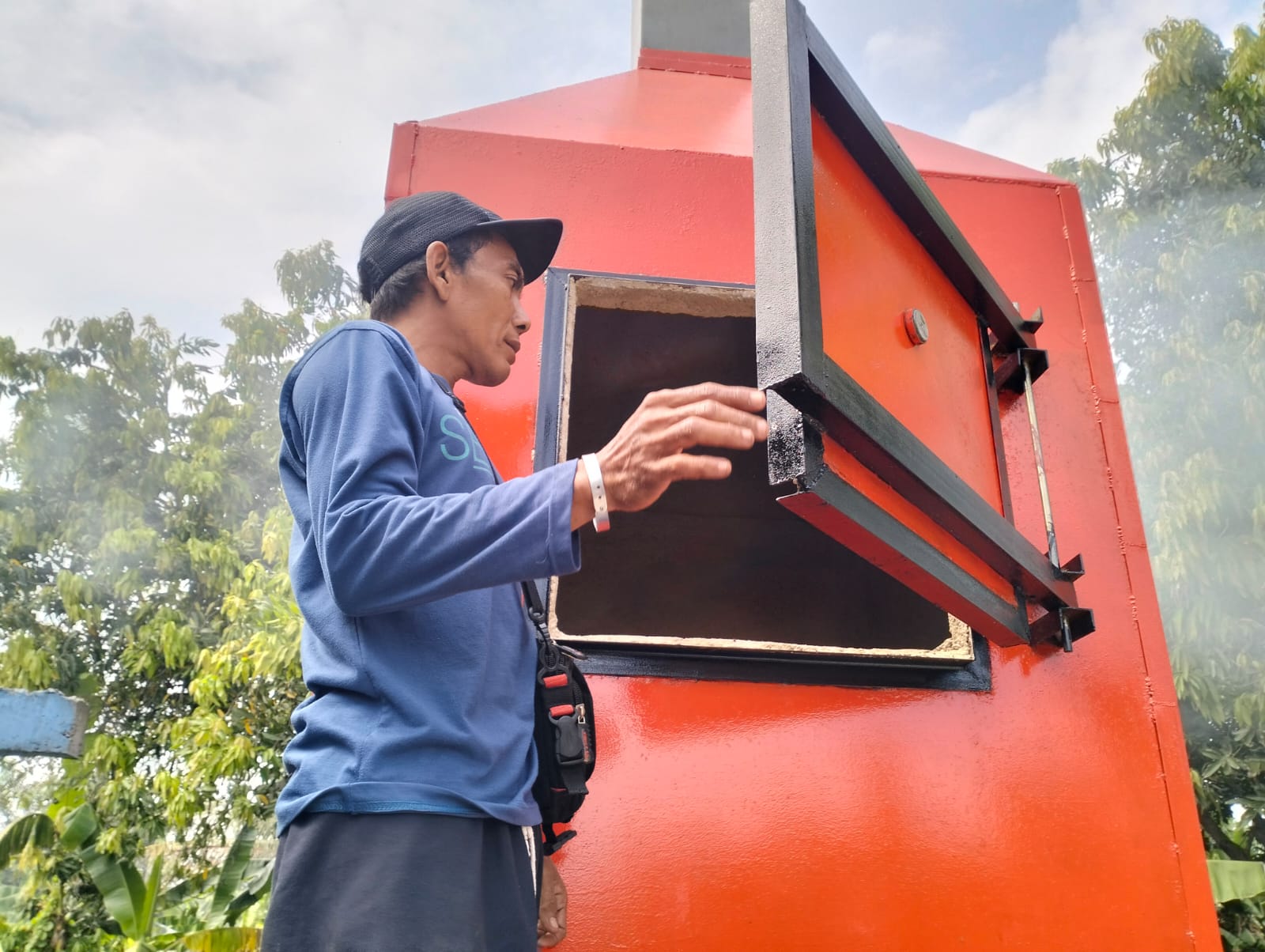 Inserator menjadi alat membantu kebersihan lingkungan dengan aman.