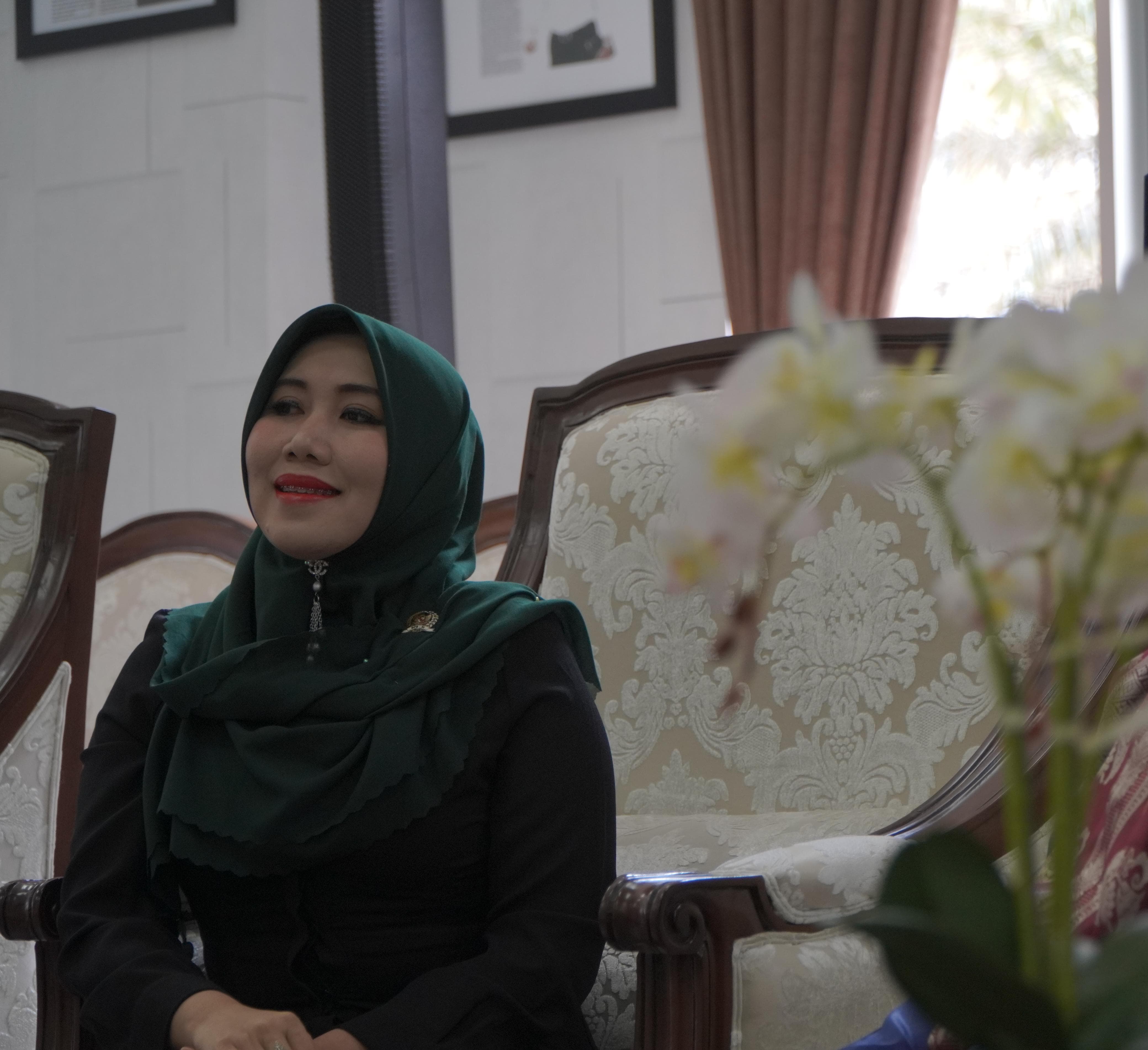 Anggota DPD RI asal Jawa Timur, Dr. Lia Istifhama, mengajak masyarakat untuk mulai melirik sekolah swasta berkualitas sebagai alternatif solusi yang patut diperhitungkan.