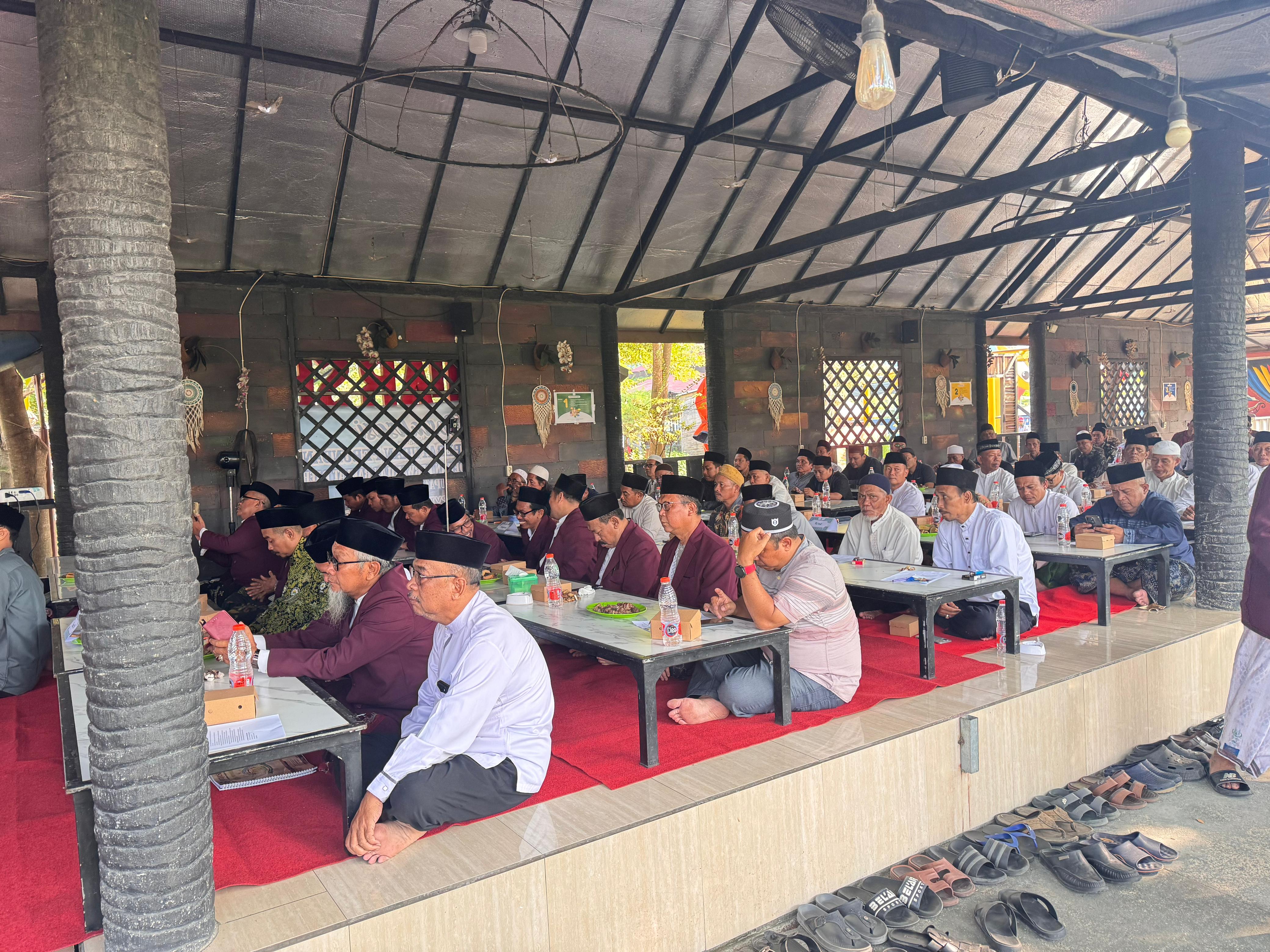Abdullah Hamdi, Wakil Ketua Komisi III DPRD Gresik, menjelaskan esensi pentingnya Perda Pemberdayaan