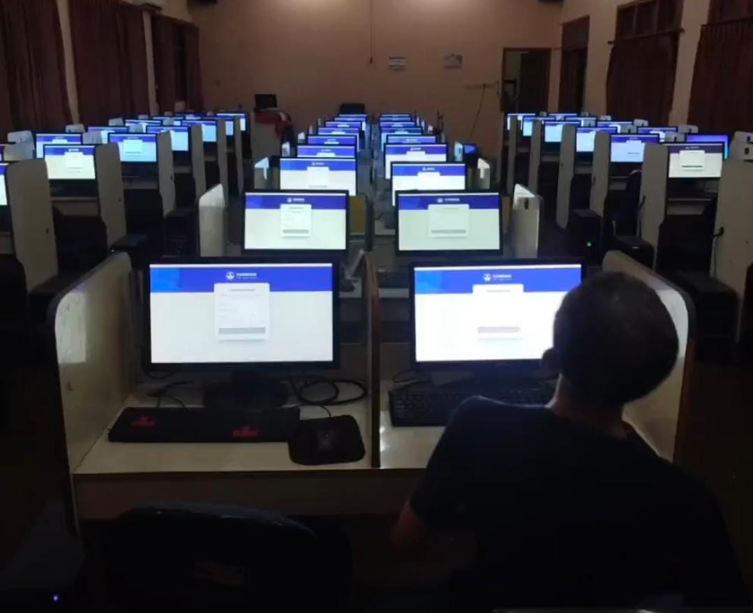 Siap : Ruangan laboratorium UPT SMPN 1 Gresik akan menggelar TPA SPMB untuk 159 peserta.
