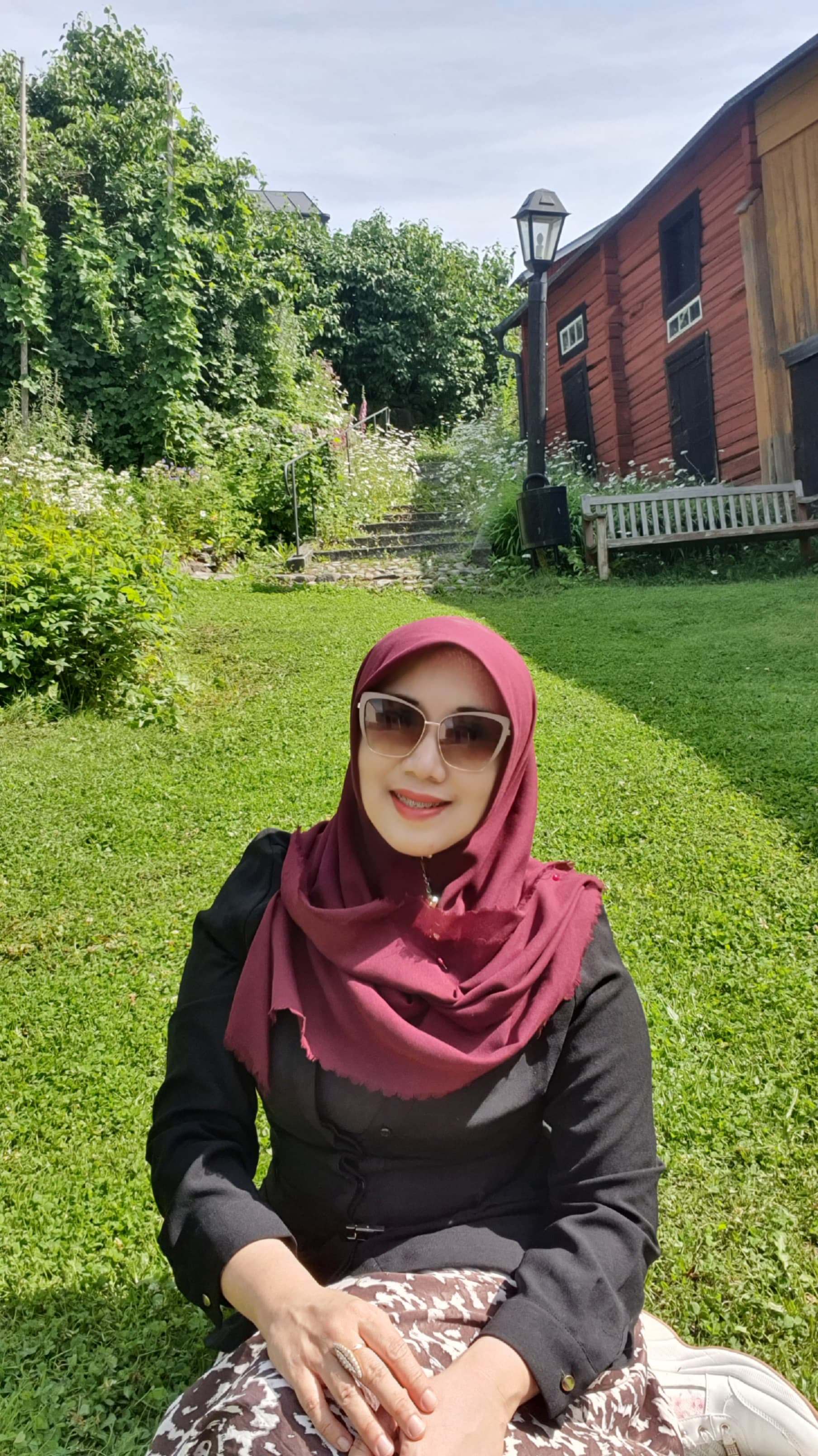 Anggota Dewan Perwakilan Daerah (DPD) RI Lia Istifhama mendorong pemerintah dan dunia usaha untuk memperketat pengawasan dan implementasi Keselamatan dan Kesehatan Kerja (K3) di Indonesia
