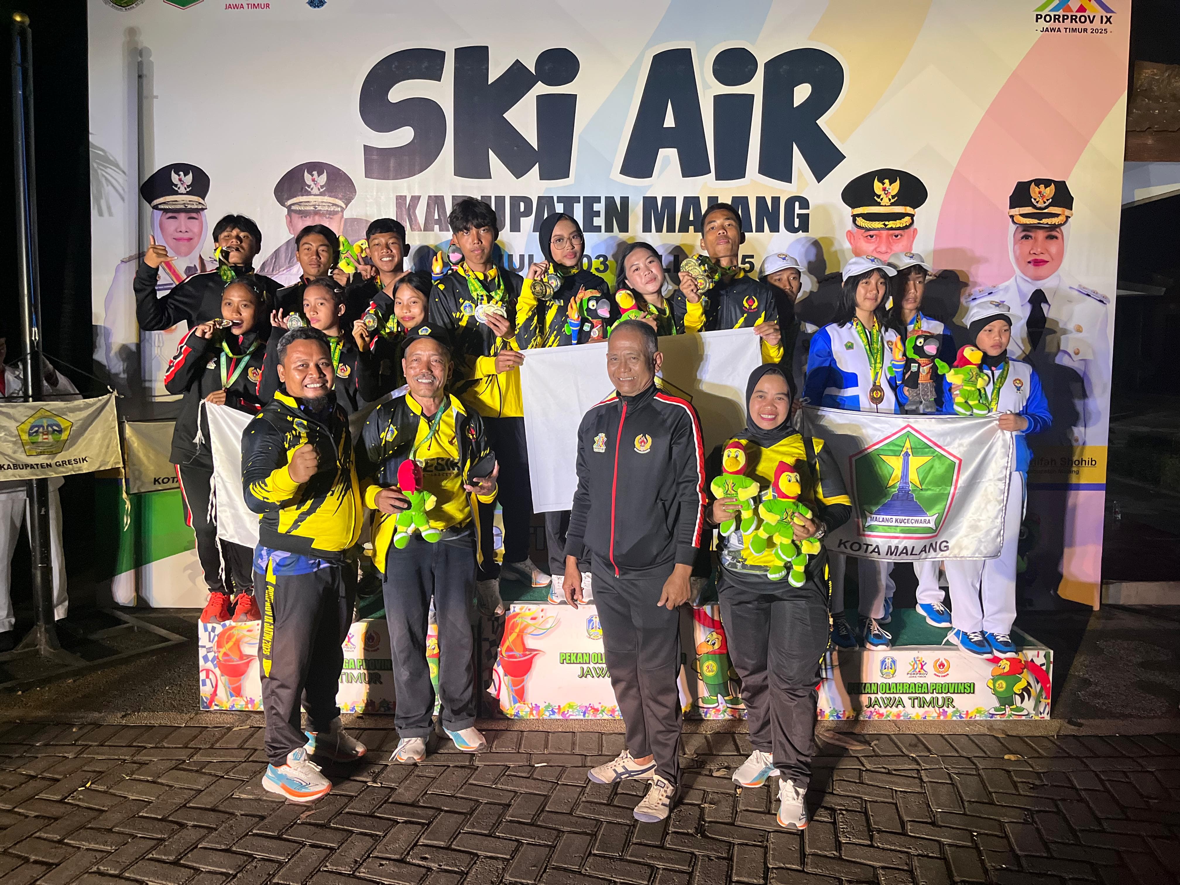 Ski Air Gresik mencetak sejarah di Pekan Olahraga Provinsi (Porprov) IX Jawa Timur 2025 yang berlangsung di Malang Raya.