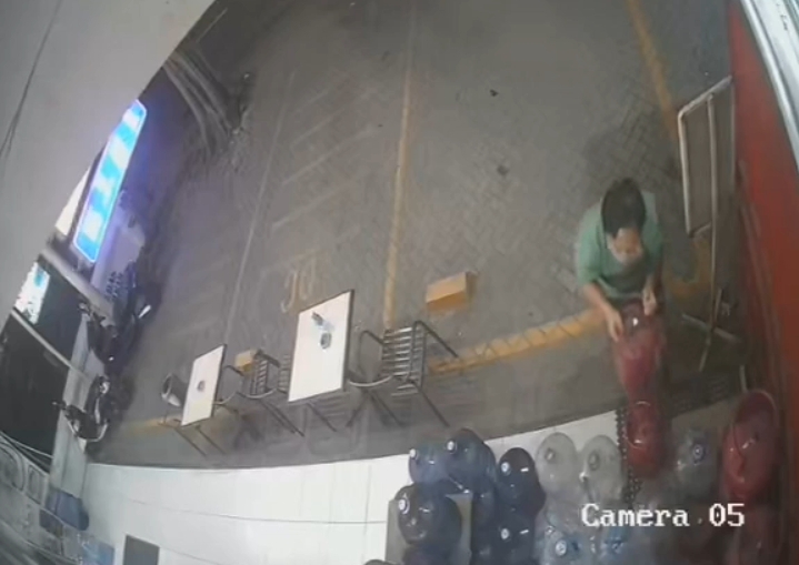 Licin : Pelaku dalam menjalankan aksinya terekam kamera CCTV.