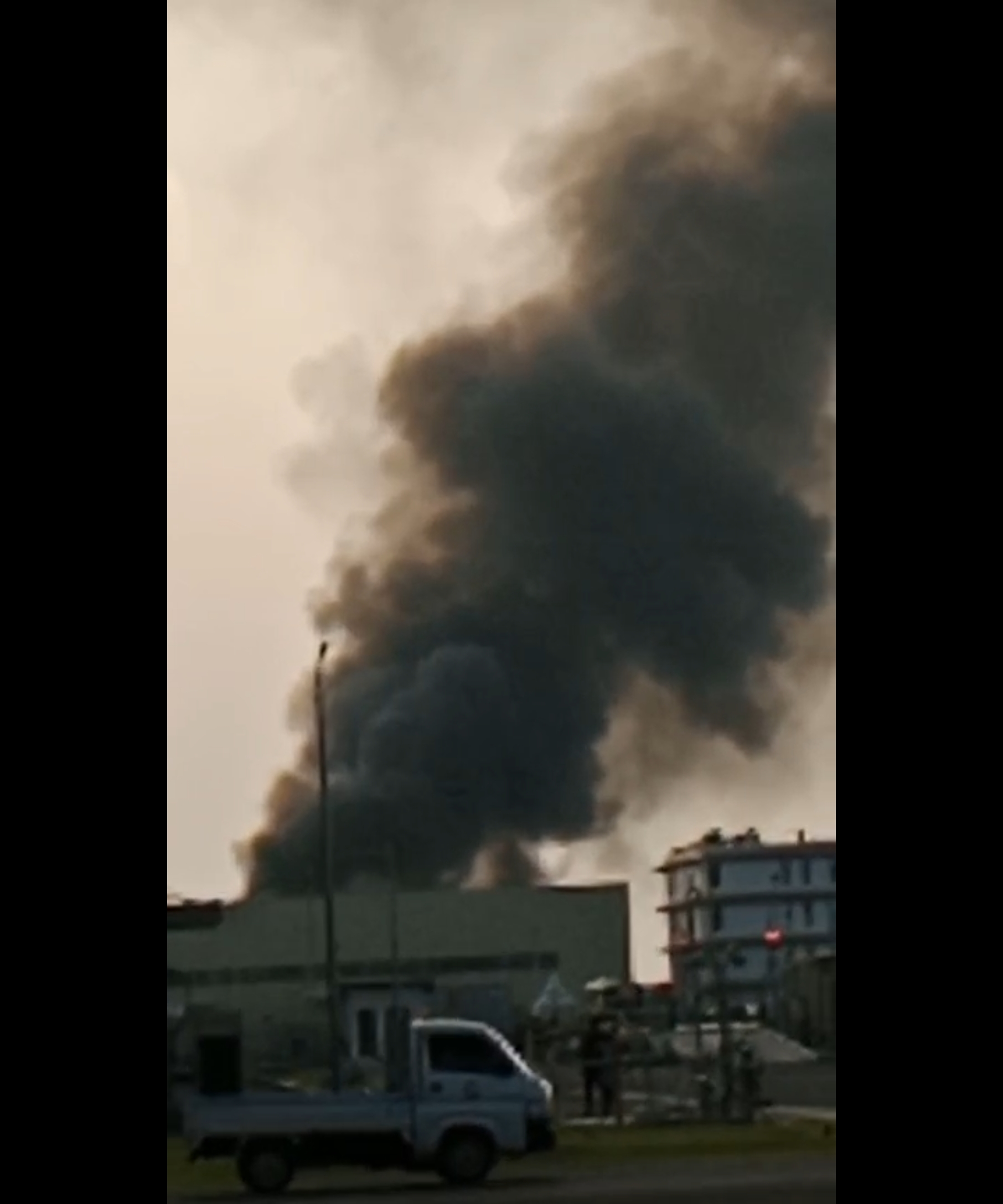 Api Rasda Giliran Gudang Subkontraktor PT Hailiang di Kawasan KEK Gresik Dilalap ...