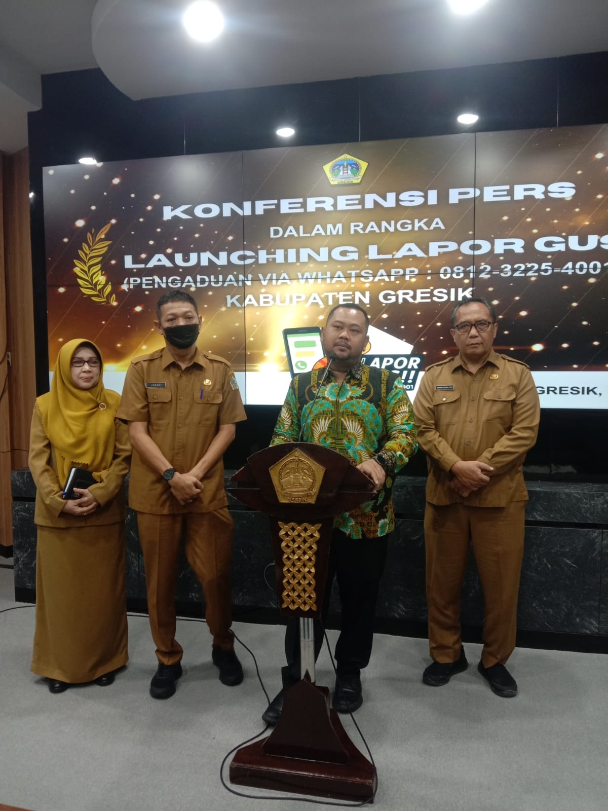 LAPOR : Bupati Gresik resmikan Lapor GUS di ruang command center kantor Bupati Gresik.