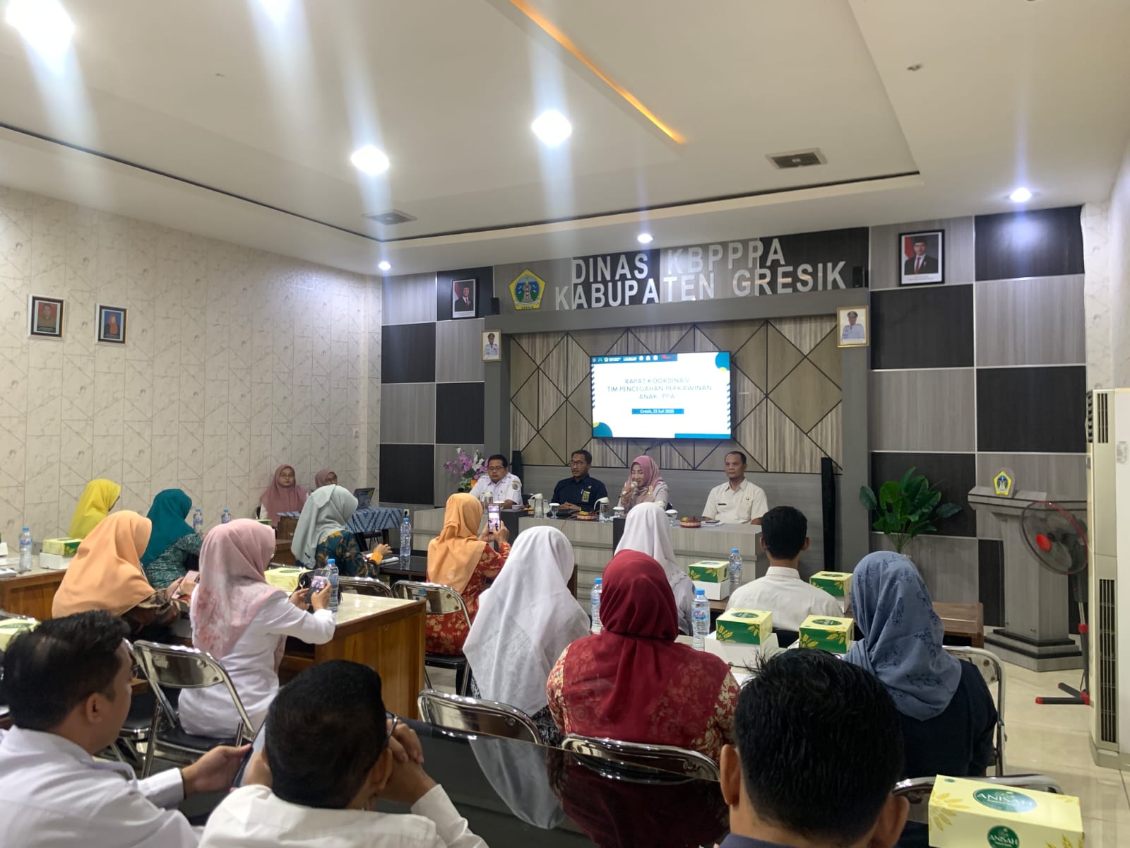 KOORDINASI : KBPPPA bersama stakeholder membahas pencegahan perkawinan anak.