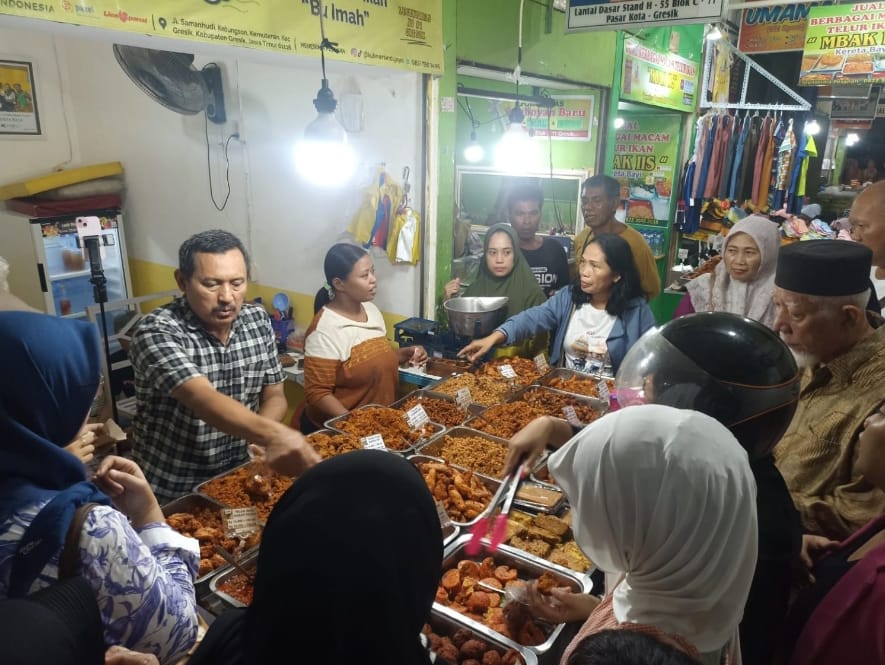 BERKEMBANG : Di era digital Telur Ikan Sindujoyo gunakan platform live streaming untuk dongkrak penjualan