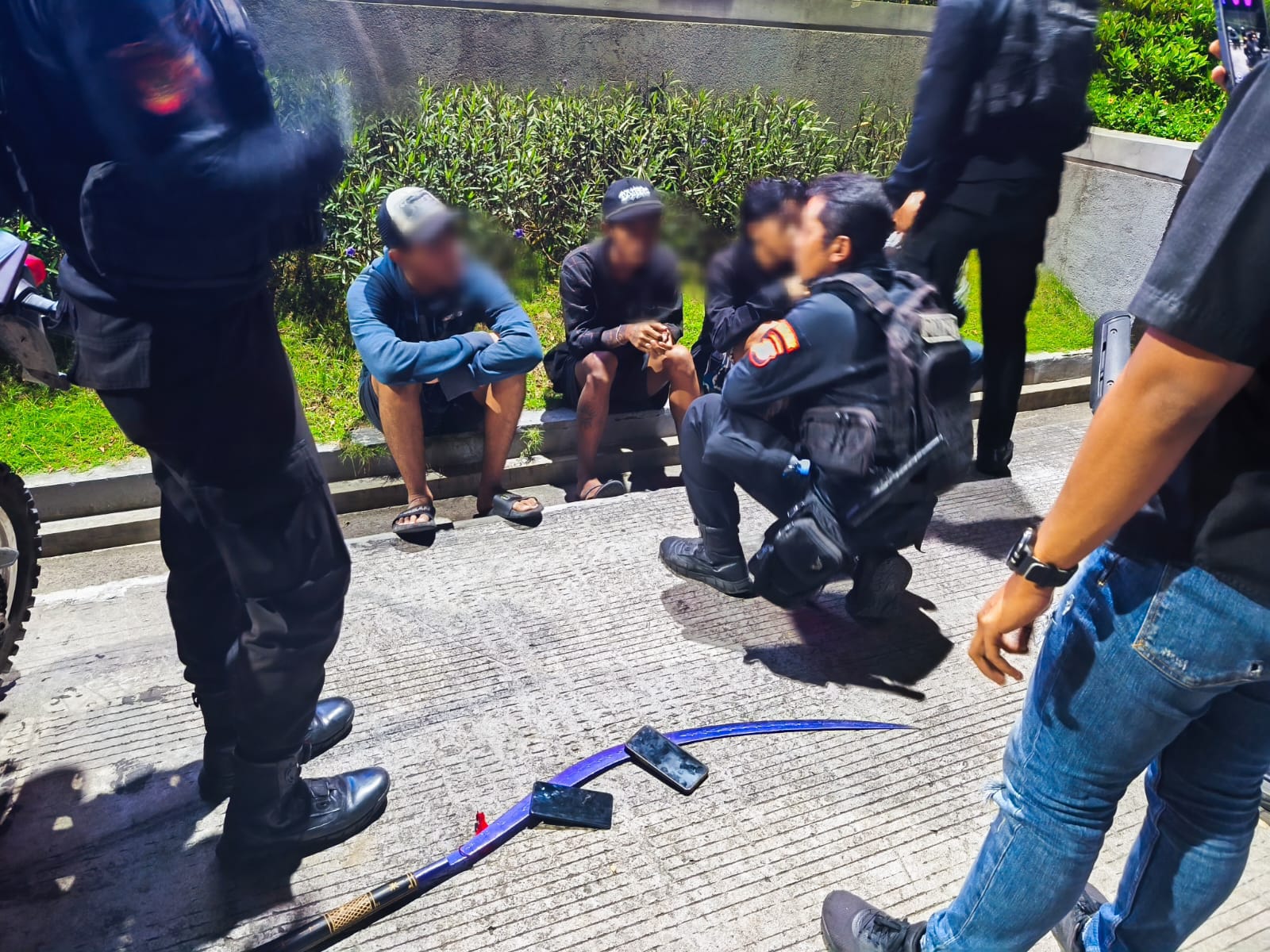 DIAMANKAN &ndash; Puluhan pelajar diamankan saat terjaring dalam Operasi Tipiring oleh Polres Gresik.