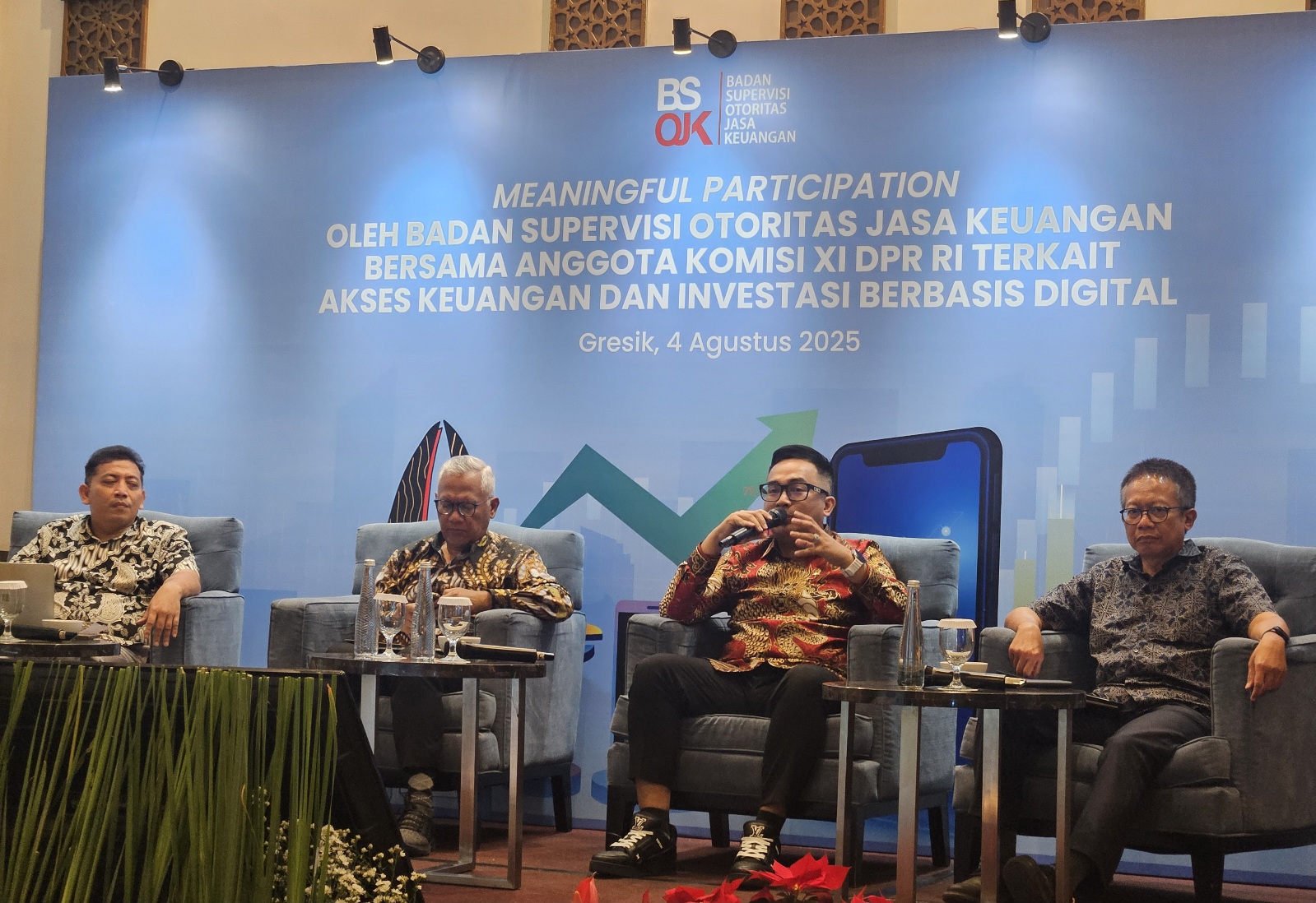 Anggota Komisi XI DPR RI, Thoriq Majiddanor berjanji akan memperjuangkan buku perahu agar bisa menjadi agunan.