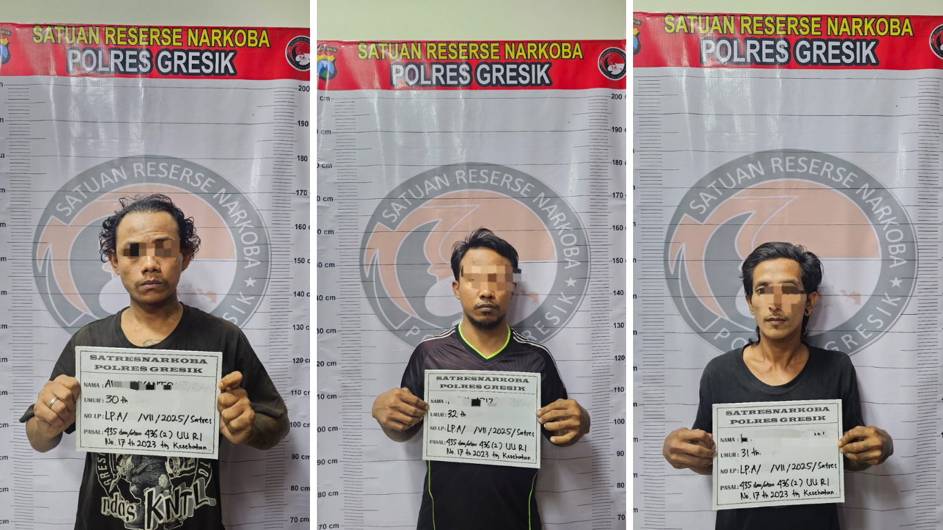DIAMANKAN &ndash; Tiga pengedar pil koplo ditangkap anggota Satresnarkoba Polres Gresik.