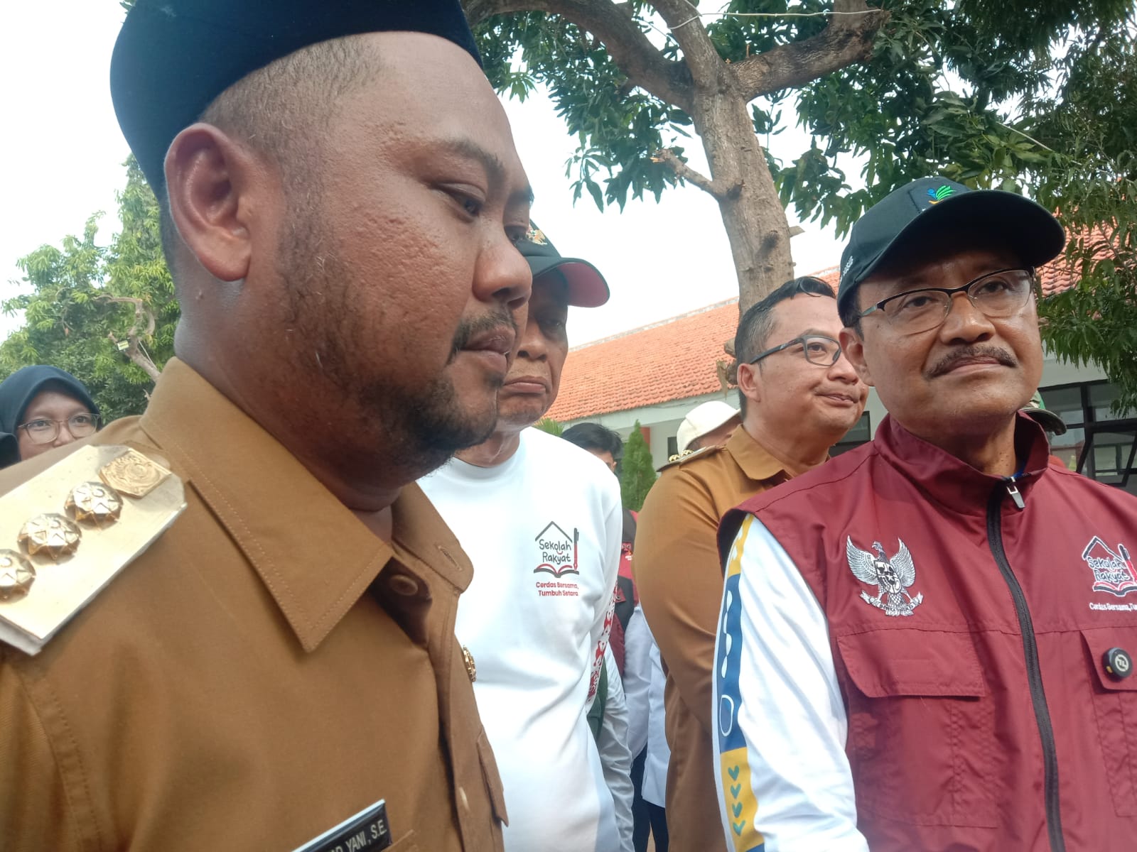 MENINJAU : Menteri Sosial (Mensos) Saifullah Yusuf Saat meninjau ke Sekolah Rakyat Menengah Atas (SRMA) 37 Gresik di UPT SMPN 30 Gresik.