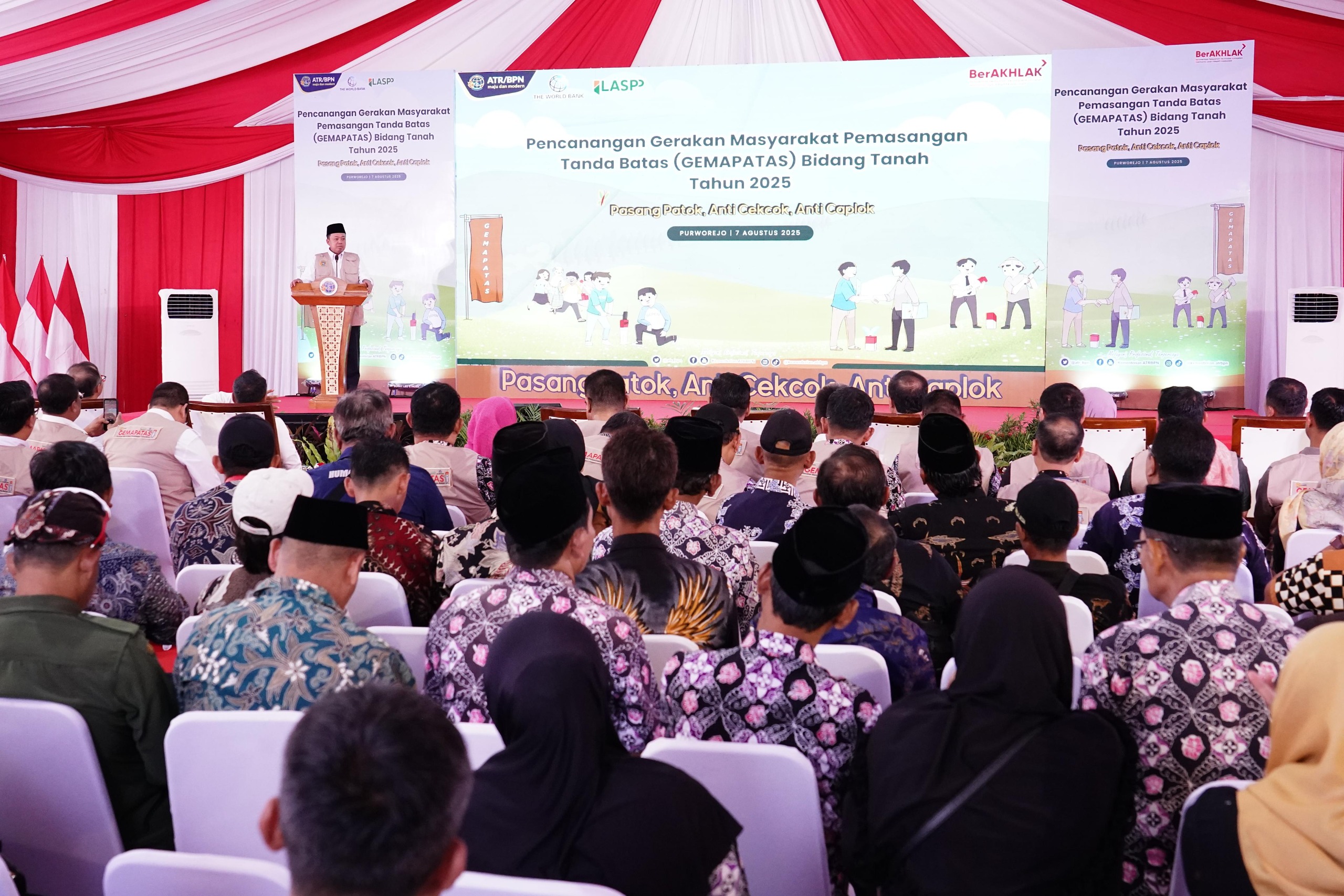 Kementerian Agraria dan Tata Ruang/Badan Pertanahan Nasional (ATR/BPN) mencanangkan program nasional Gerakan Masyarakat Pemasangan Tanda Batas (GEMAPATAS) 2025