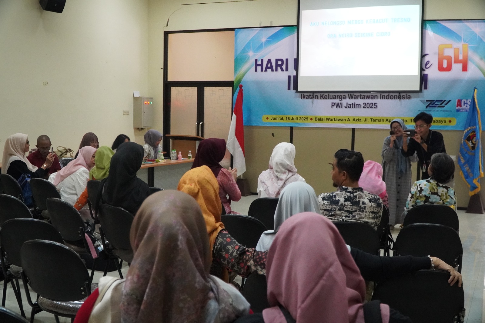 Kundapil: Anggota DPD RI di sela-sela kegiatan bersama PWI Jatim.