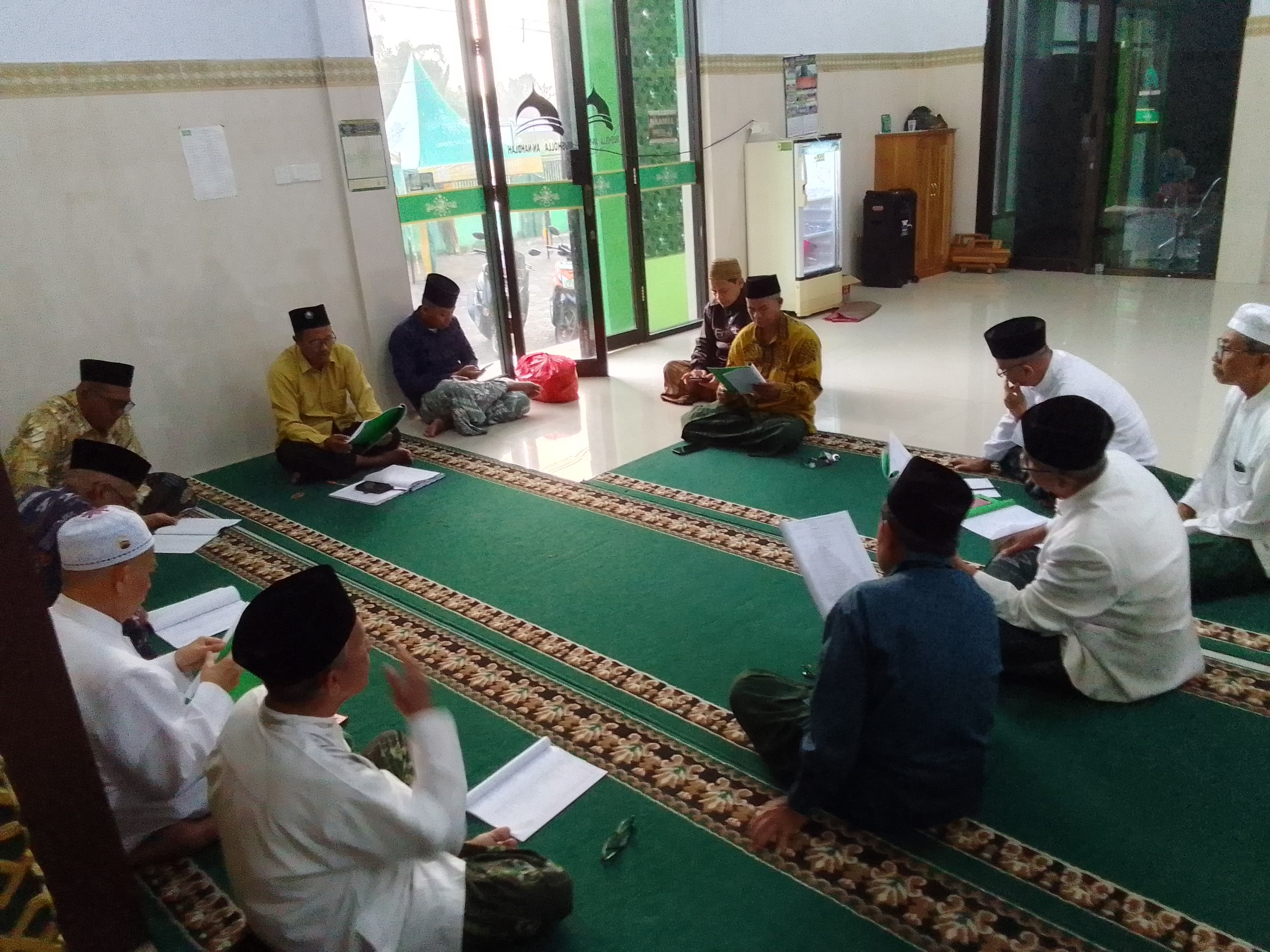 EVALUASI: Kelompok Bimbingan Ibadah Haji Umrah (KBIHU) Majelis Wakil Cabang Nahdlatul Ulama (MWCNU) Dukun menggelar rapat koordinasi (rakor) sekaligus laporan pertanggungjawaban (LPJ) pelaksanaan Haji