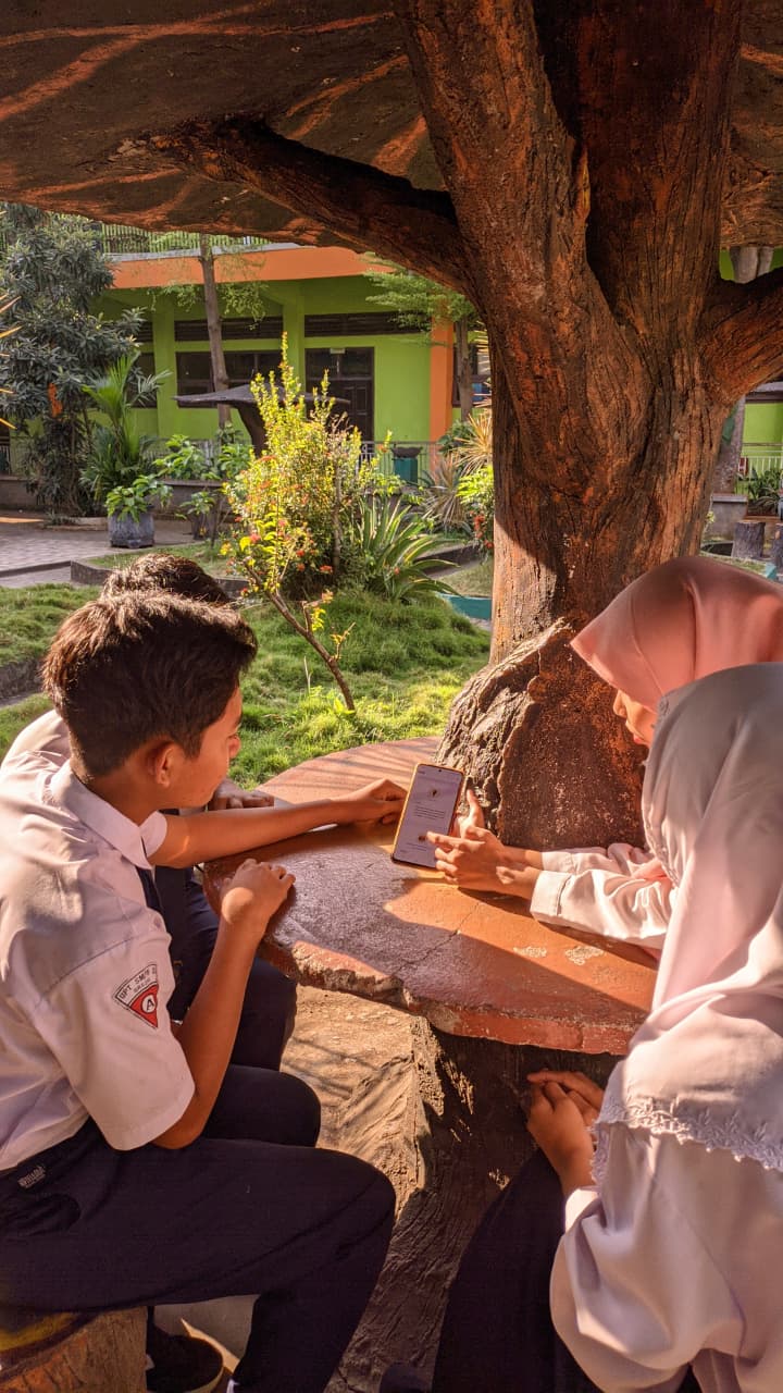 GENERASI UNGGUL: Aplikasi inovatif UPT SMP Negeri 10 Gresik ini hadir untuk memantau dan mendokumentasikan perkembangan karakter siswa secara objektif dan real-time