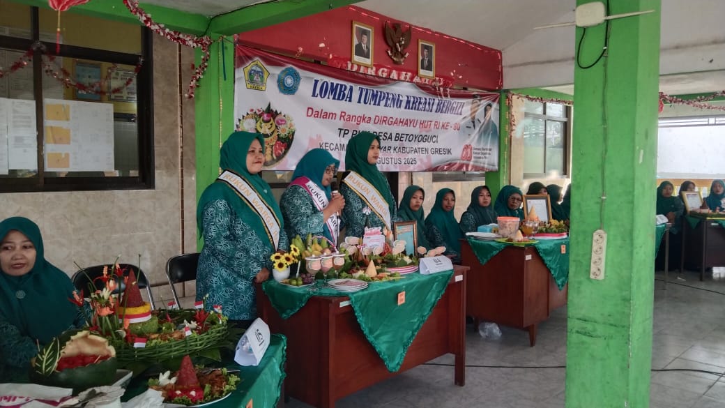 EDUKASI GIZI : Kreativitas ibu-ibu PKK Desa Betoyoguci, Lewat Lomba Tumpeng Kreasi Bergizi, mereka membuktikan bahwa makanan sehat itu bisa lezat, menarik, dan mudah dibuat.