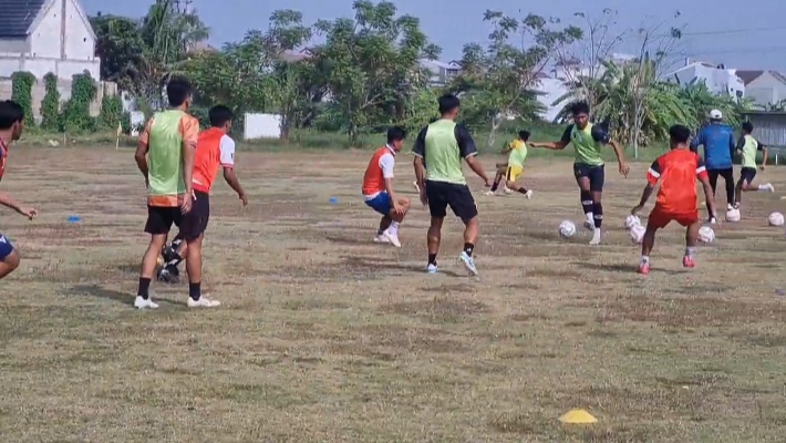PERDANA : Latihan perdana pemain GU ada sejumlah mantan pemain Liga 1 musim lalu