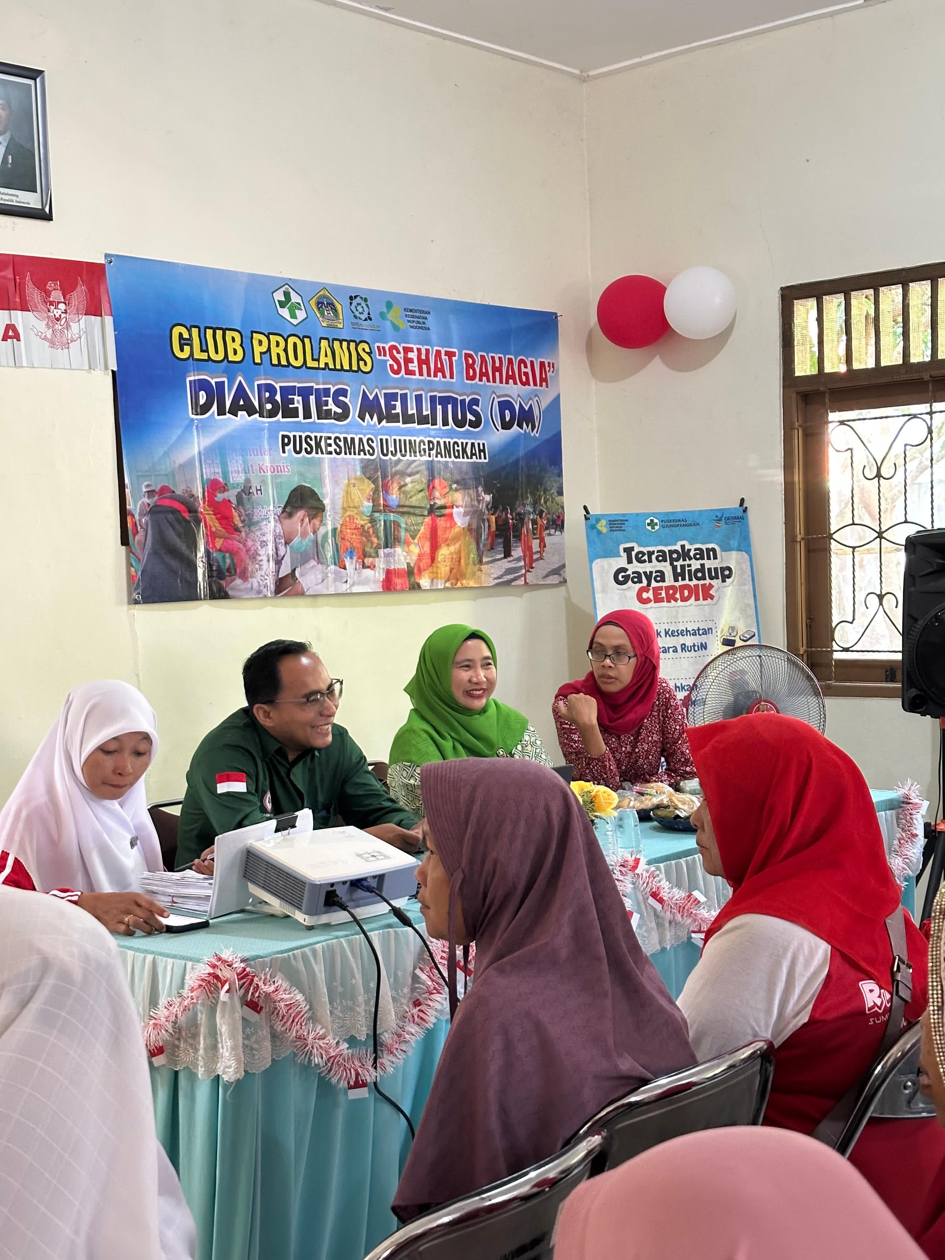 EDUKASI : Saat puskesmas memberikan penyuluhan diabetes dan edukasi reproduksi ke pelajar