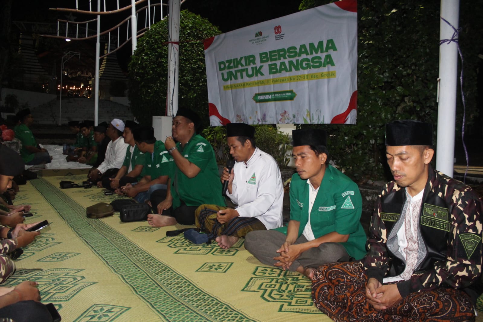Pimpinan Anak Cabang (PAC) Gerakan Pemuda (GP) Ansor Gresik menggelar Dzikir Bersama untuk Bangsa.