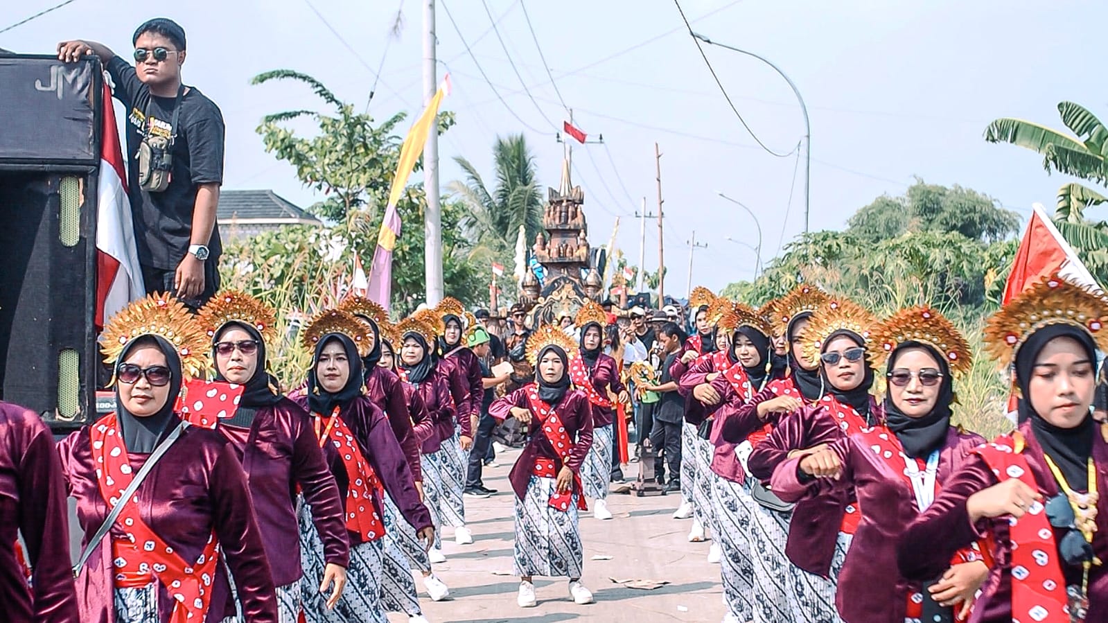 Pesona karnaval di Desa Banter Kecamatan Benjeng menyemarakkan HUT ke-80 Republik Indonesia.