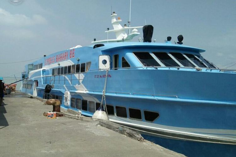 PENYEBERANGAN : Sementara penyebrangan dari Gresik ke Bawean bisa menggunakan Express Bahari.