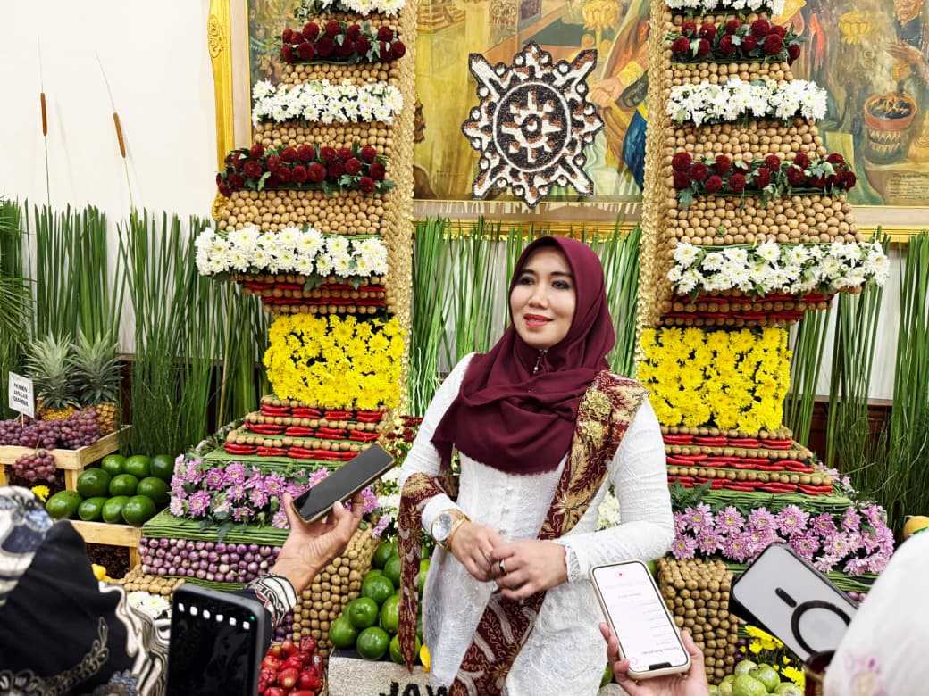 Anggota DPD RI Jatim Lia Istifhama mengajak masyarakat jaga kondusifitas.