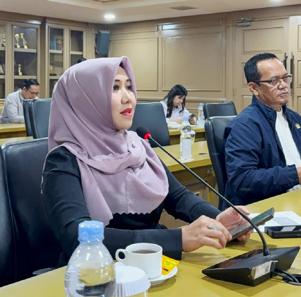 Lia Istifhama saat menyampaikan aspirasnya saat rapat bersama Ombudsman RI