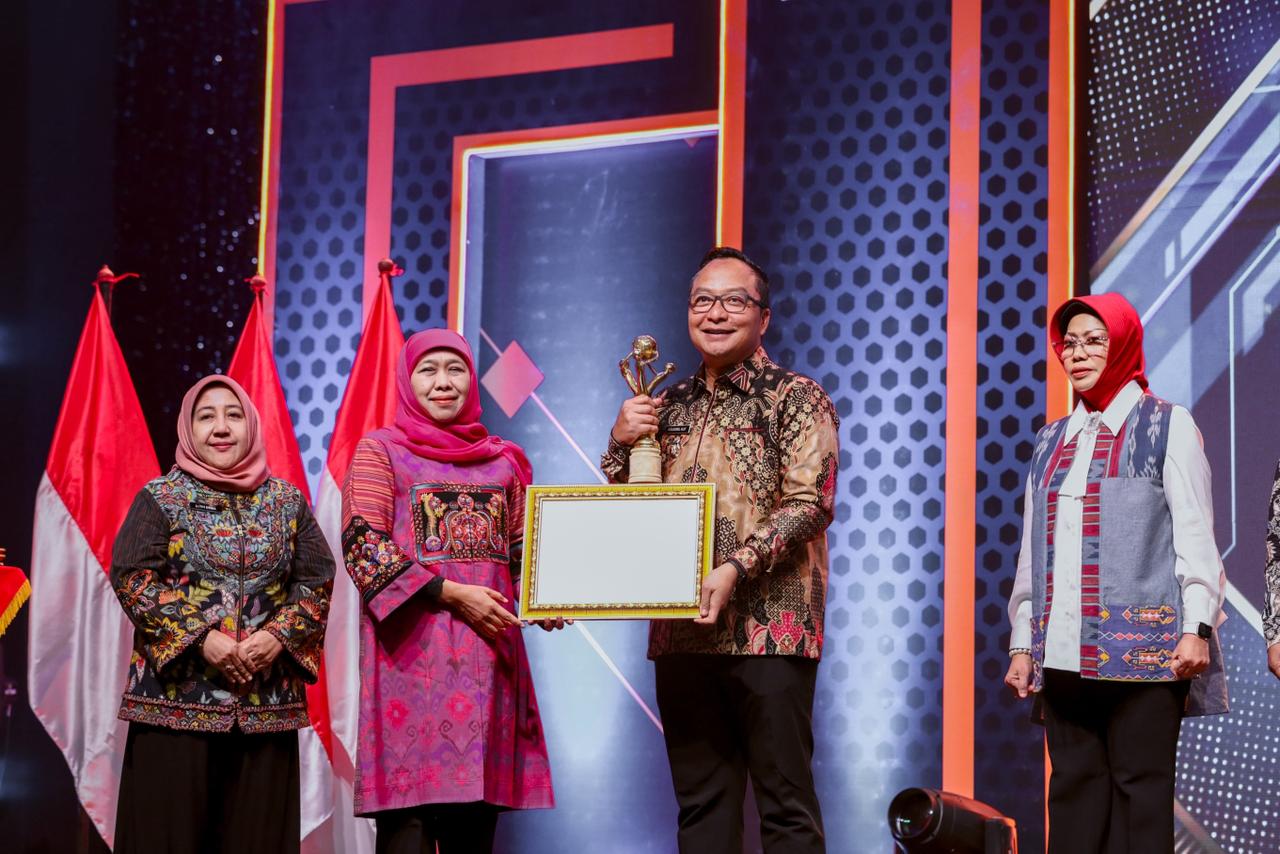 Kabupaten Gresik berhasil meraih Investment Award 2024 kategori Terbaik 1 tingkat kabupaten/kota di Jawa Timur.