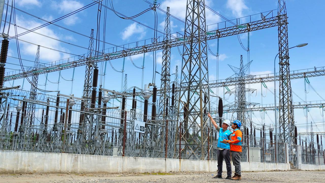 PT PLN membuka rekruitmen nasional 2025 dari lulusan D3 hingga S2.