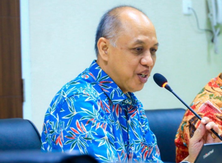 MENERANGKAN : Kepala BPJS Kesehatan Cabang Gresik, Janoe Tegoeh Prasetijo menerangkan BPJS Kesehatan dan asuransi swasta beda mekanismenya.