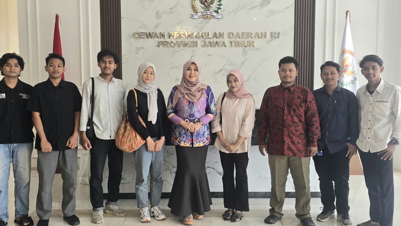 Ning Lia saat reses dan audiensi bersama mahasiswa yang tergabung dalam Gerakan Pemuda Berdampak untuk Bangsa di Kantor DPD RI, Senin (6/10/2025).