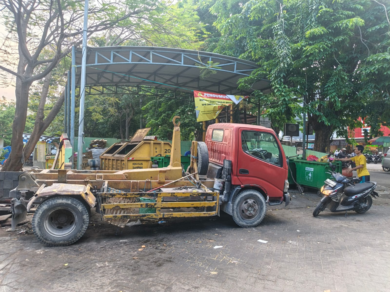 RENCANA : Aduan masyarakat terkait bau di TPS Jaksa Agung Gresik rencana akan ditutup.
