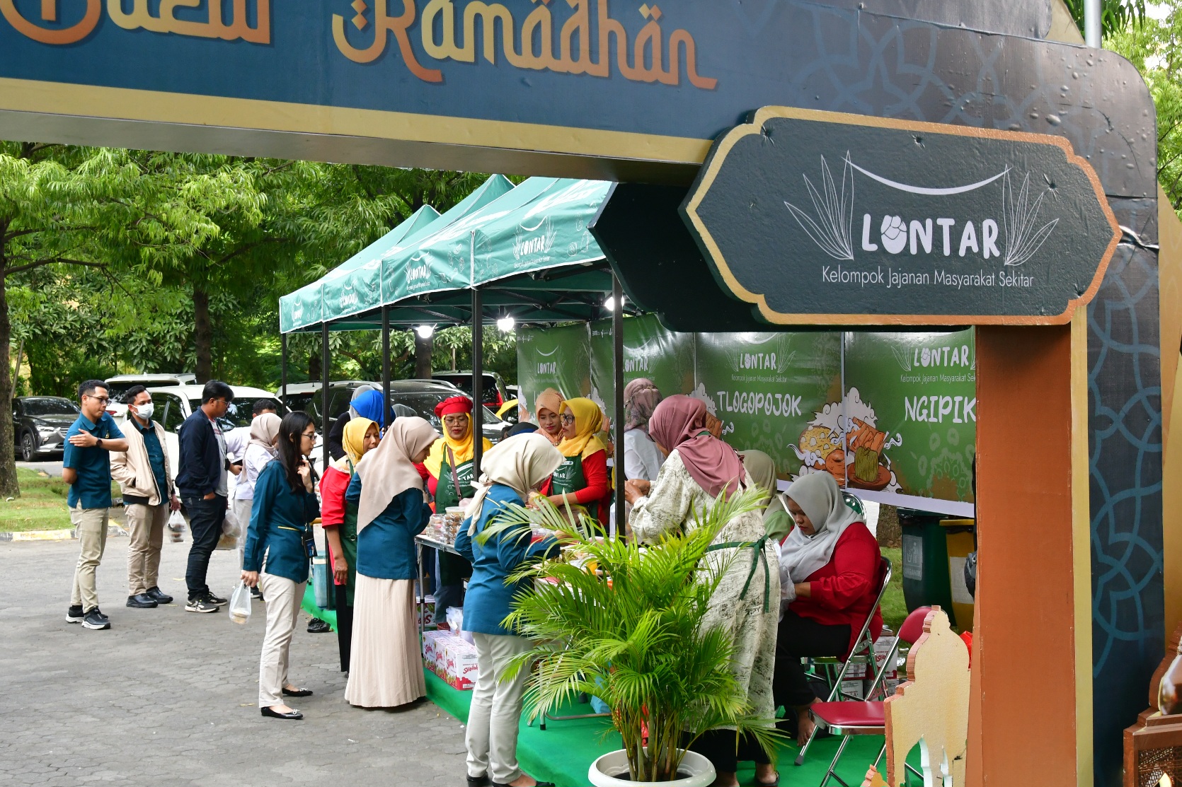 Program TJSL Kelompok Jajanan Masyarakat Sekitar (Lontar) berhasil meraih penghargaan silver di ajang CSR & PDB Award 2025.