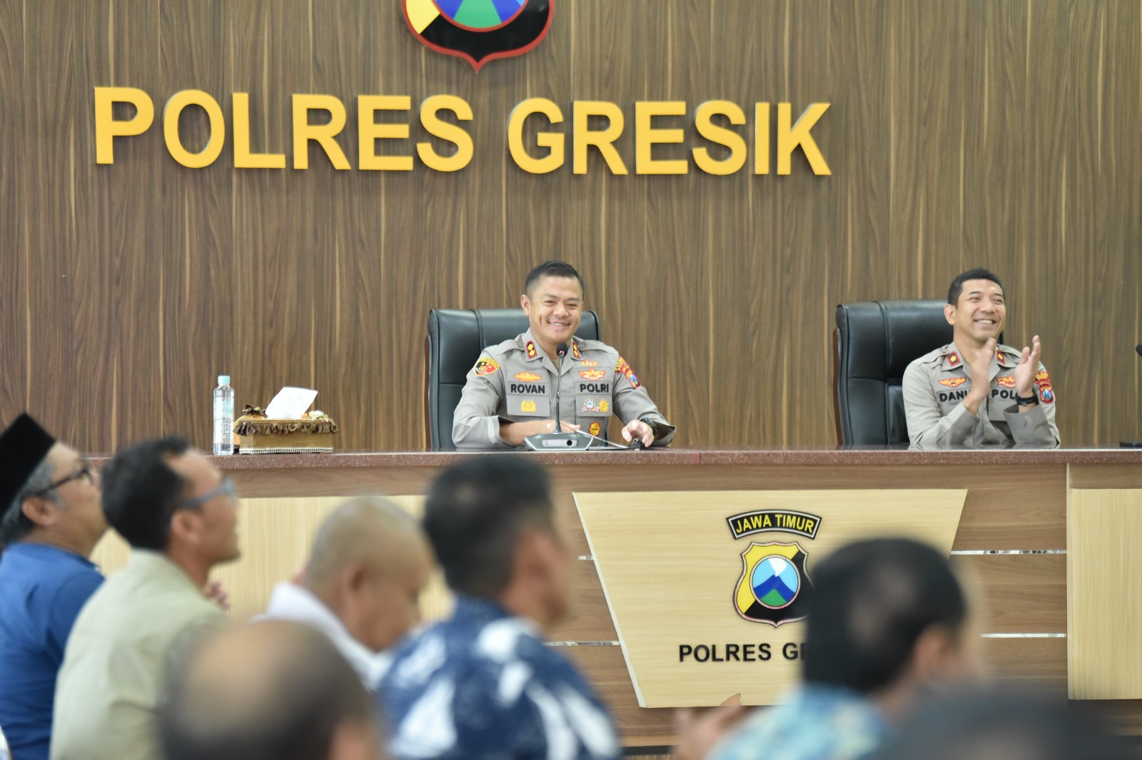 BERSINERGI : Kapolres Gresik AKBP Rovan Richard Mahenu bersinergi dengan seluruh Kepala Desa di Kabupaten Gresik untuk perkuat Sinergi Jaga Kamtibmas.