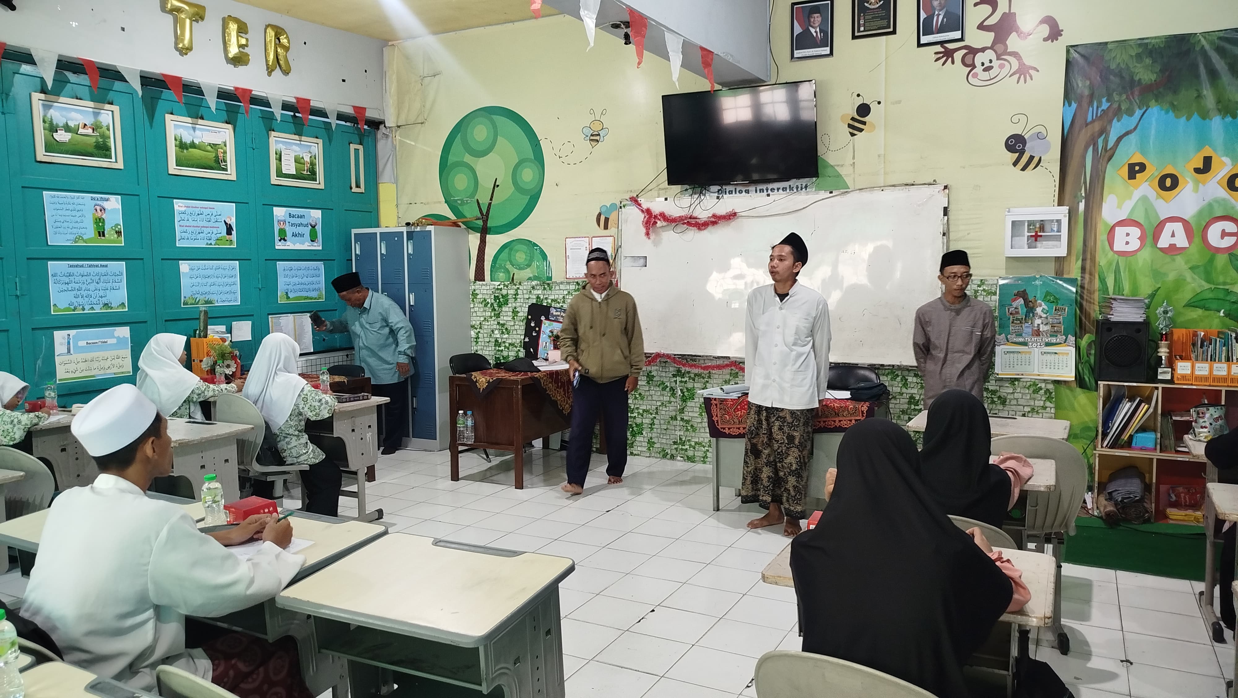 LBM MWC NU Gresik Gelar Lomba Qiroatul Kitab di MI NU Tratee Putera.