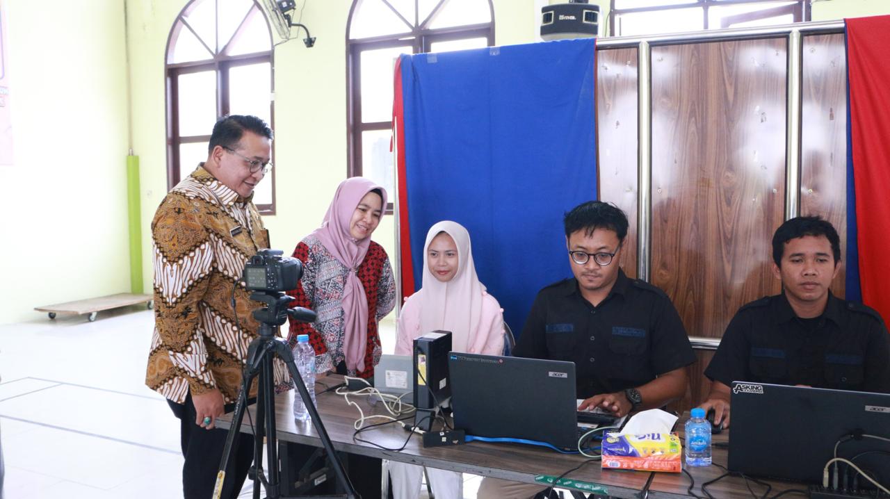 SOSIALISASI: Disdukcapil Gresik dan DPRD Gresik sosialisasi dokumen kependudukan di Gresik.