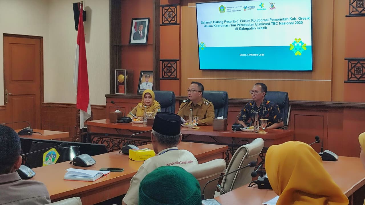 Wabup dr. alif memimpin rapat koordinasi dan Revitalisasi Tim Percepatan Penanggulangan TBC.