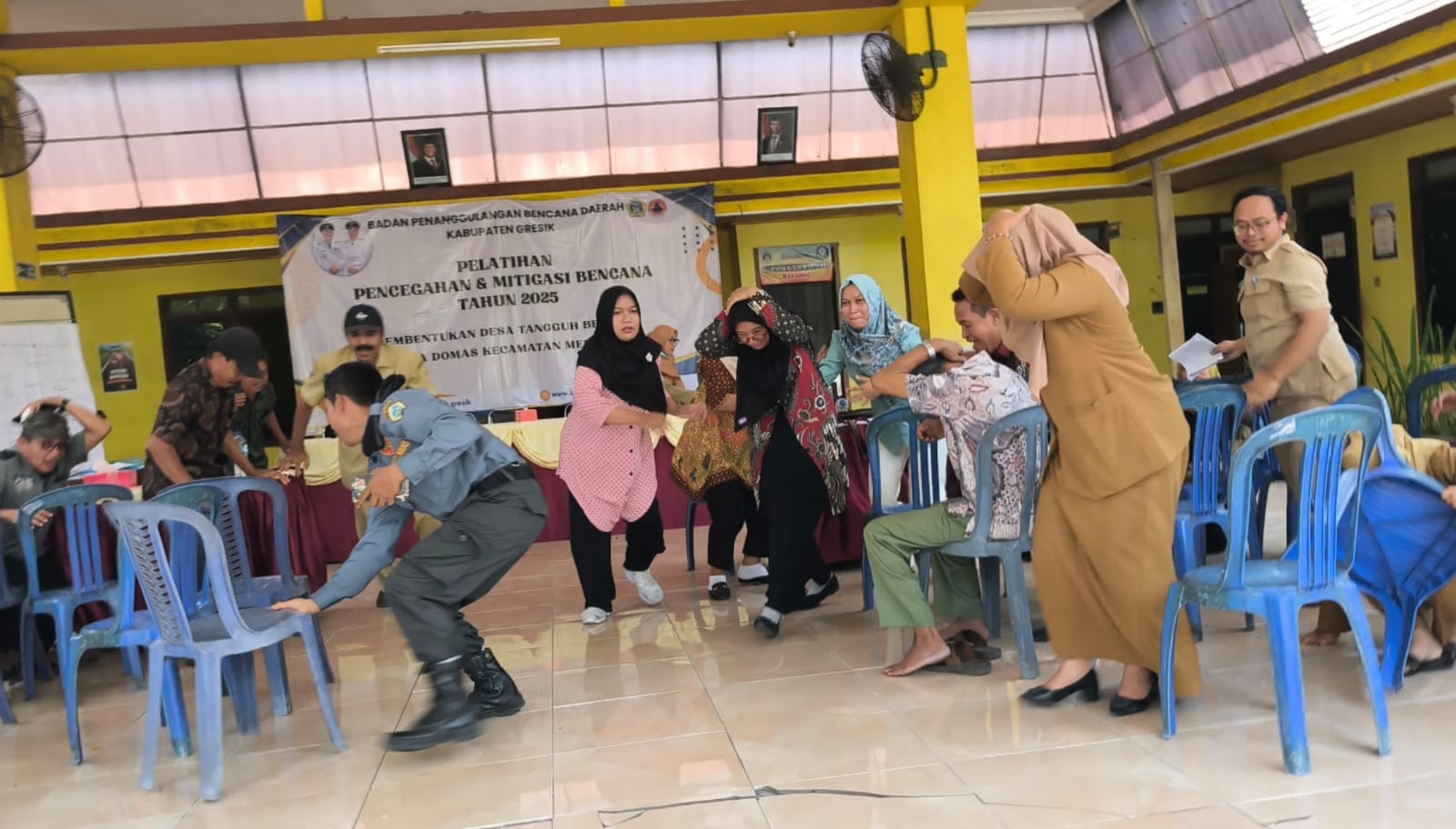 Pemkab Gresik melalui Badan Penanggulangan Bencana Daerah (BPBD) gencar membentuk Desa Tangguh Bencana (Destana). Terbaru, dilakukan pembentukan Destana di Desa Domas Menganti, Senin-Selasa (13-14/10)