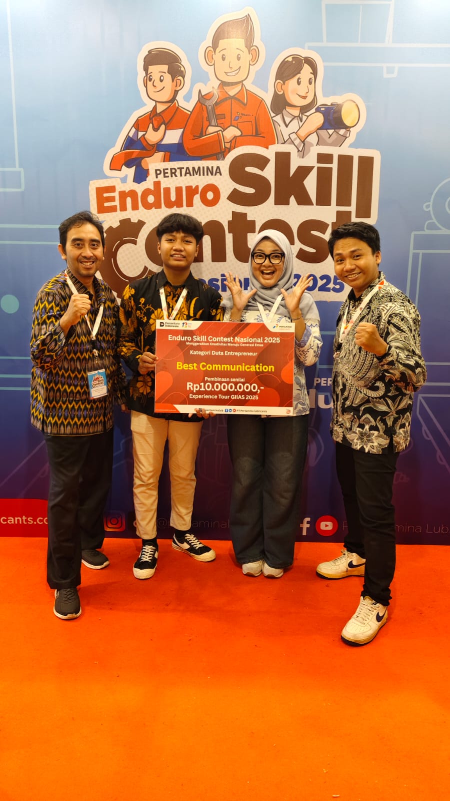 Dua siswa SMK Semen Gresik berhasil meraih prestasi tingkat nasional.