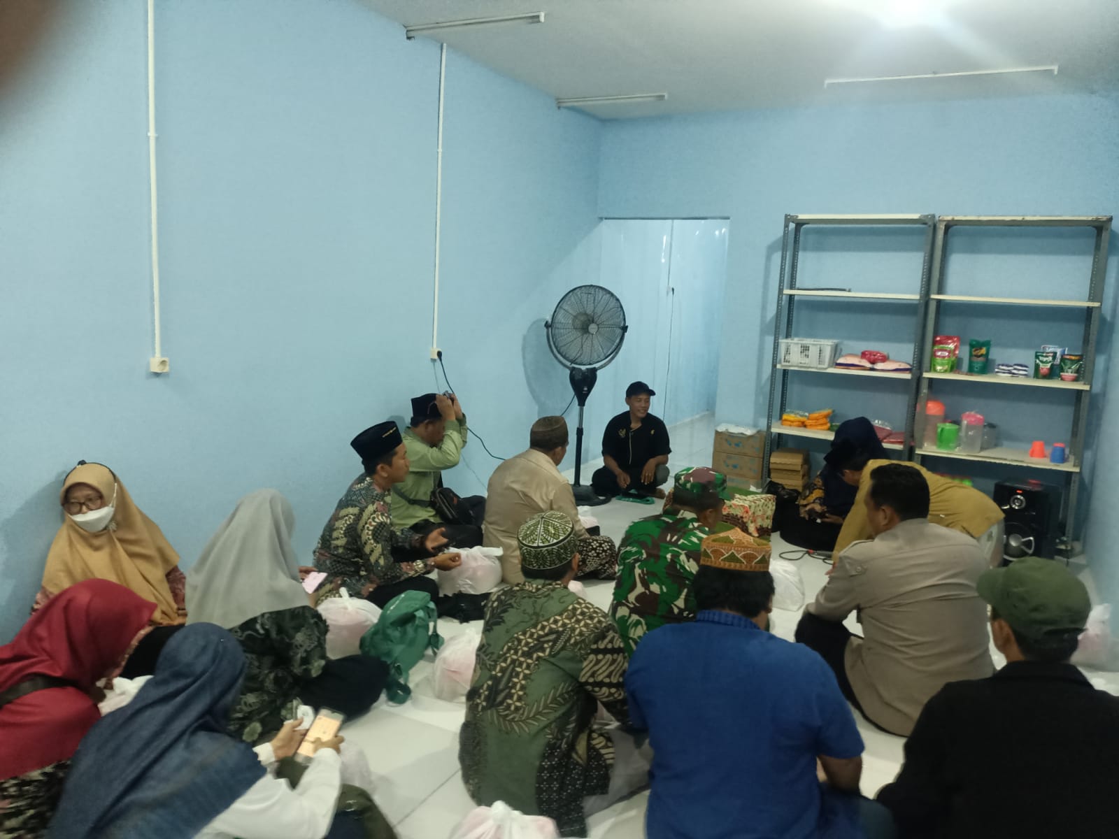 DUKUNG: Program MBG didukung oleh Babinsa Bungah sebagai upaya untuk meningkatkan kualitas gizi masyarakat di Desa Sidorejo.