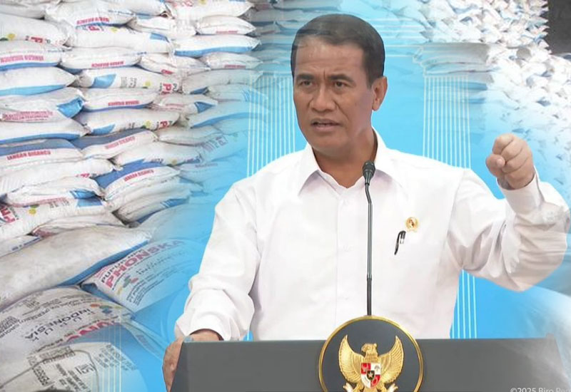 Menteri Pertanian Andi Amran Sulaiman umumkan harga pupuk turun 20 persen