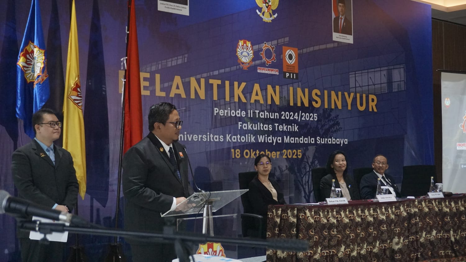 Ketua PII Gresik, Awang Djohan Bachtiar menyampaikan sambutannya dalam acara pelantikan insinyur di UKWMS.