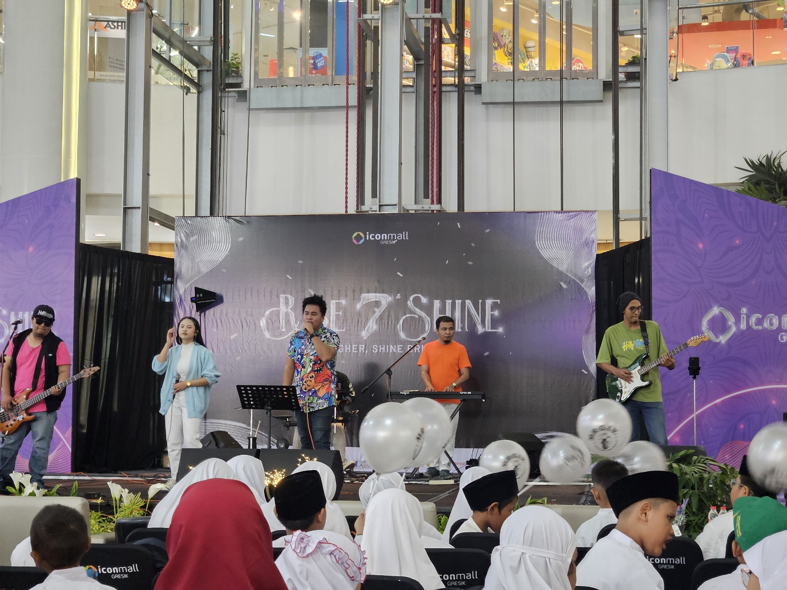 Icon Mall Gresik merayakan momen ulang tahunnya ke 7, kemarin.
