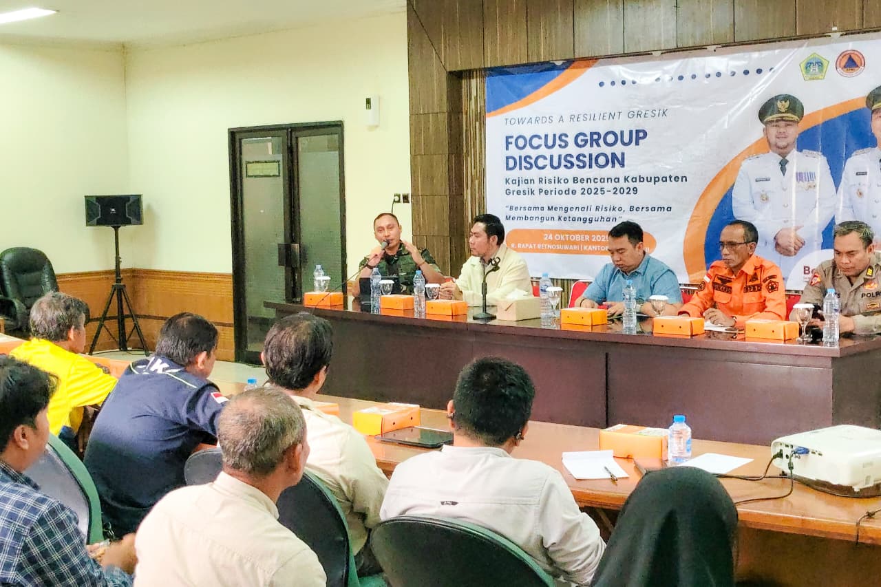 RESIKO : Tanggap kajian risiko bencana di Kabupaten Gresik