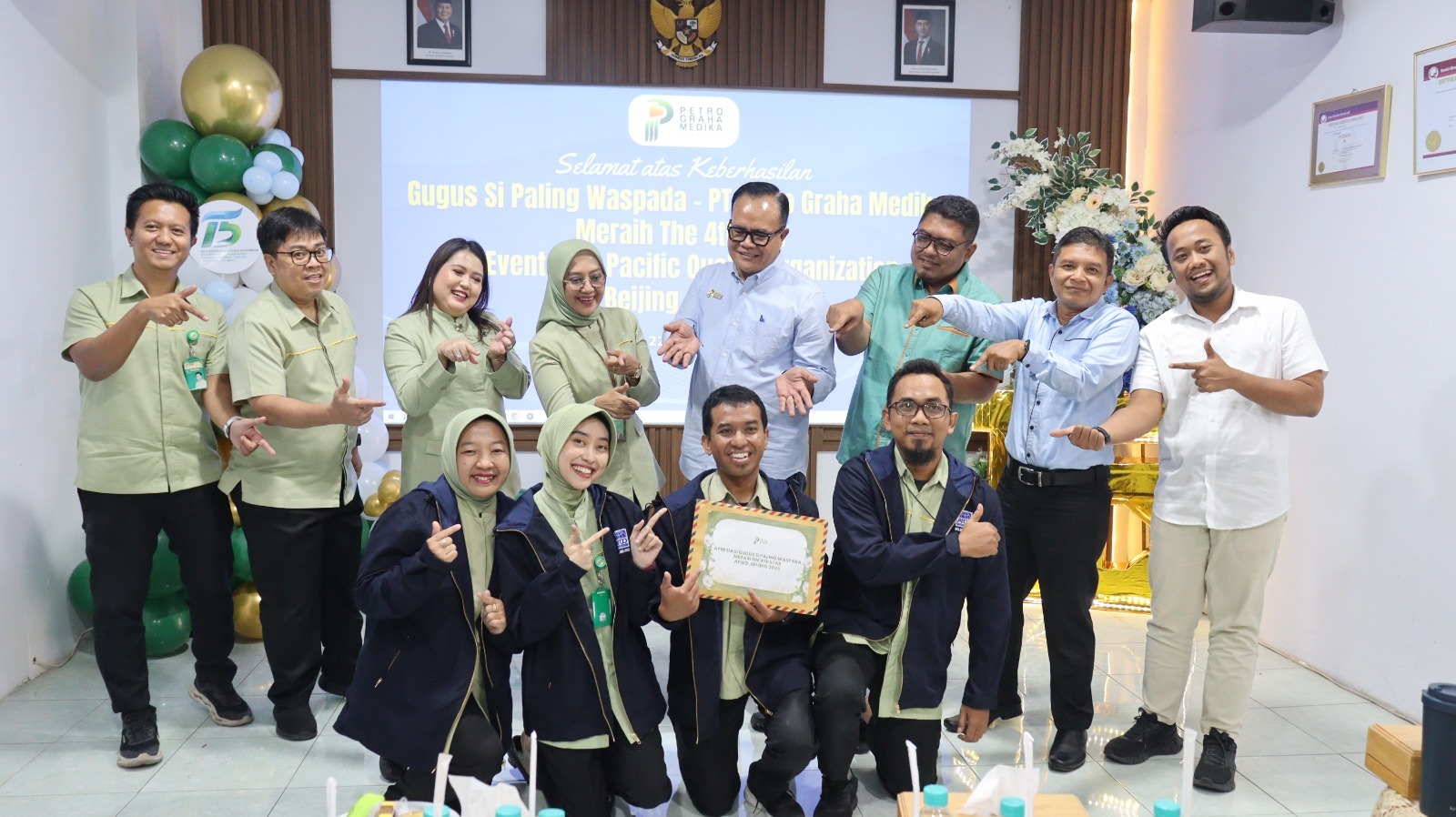 JUARA INTERNASIONAL: Inovasi kualitas air Petro Graha Medika (RS Petrokimia Gresik Group) raih penghargaan 4 stars (tertinggi) di APQO di Beijing, China.