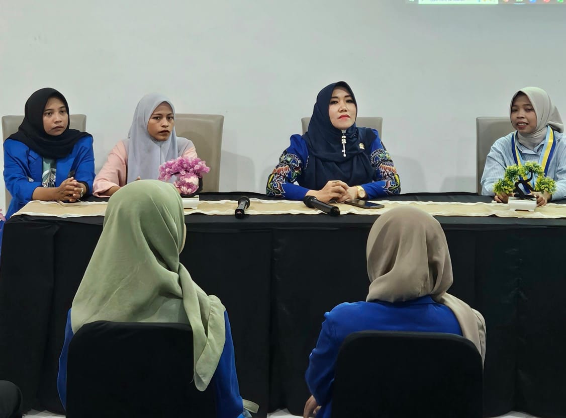Senator Lia Istifhama bersama gen Z kader PMII Bondowoso