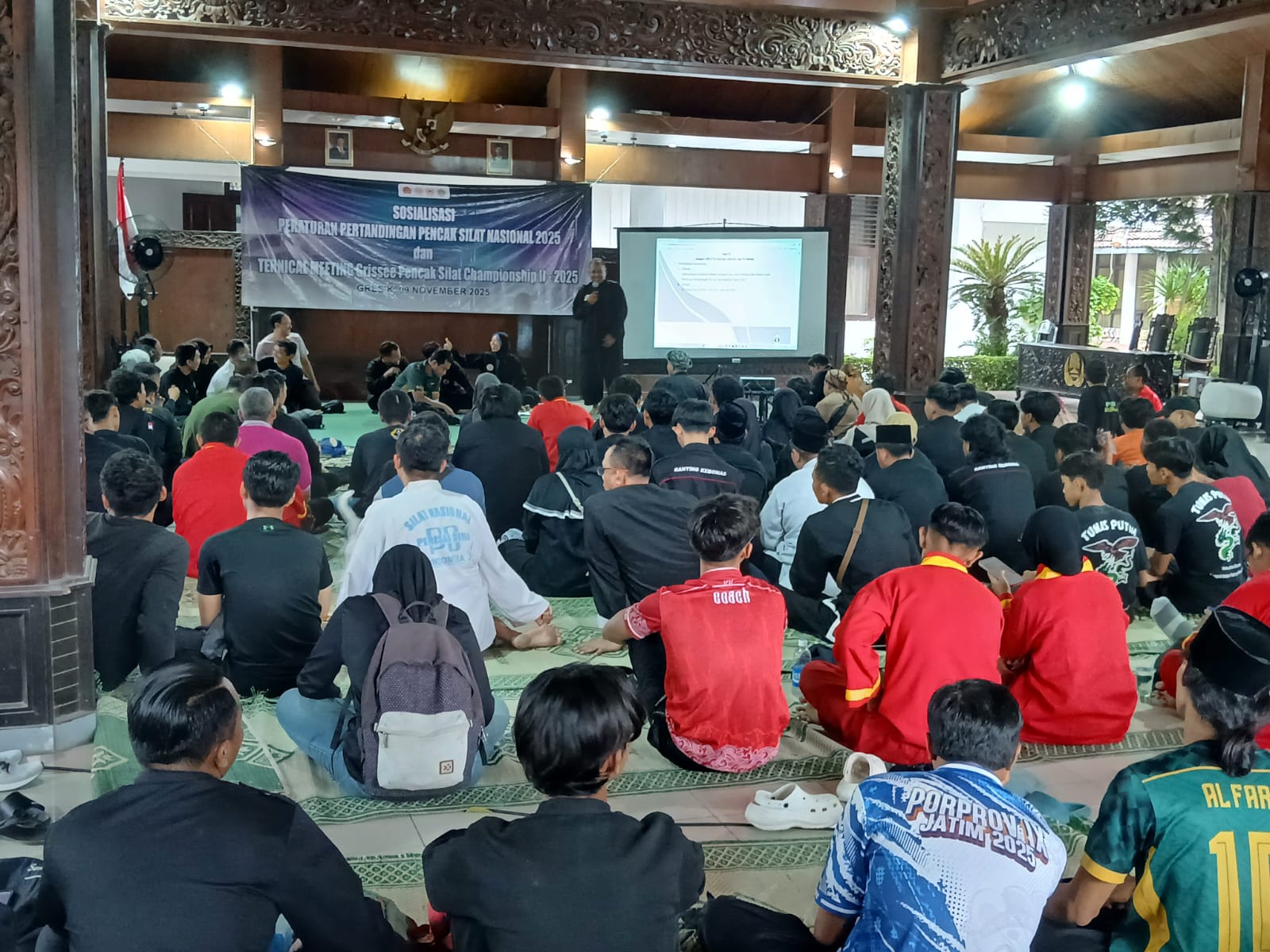 MENERAPKAN: Sosialisasi IPSI Gresik untuk memastikan seluruh perguruan siap menerapkan regulasi terbaru yang memprioritaskan keselamatan atlet.