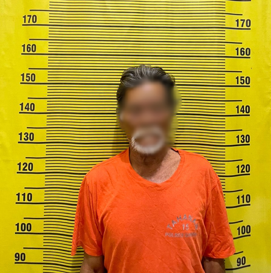 DIAMANKAN : Tersangka inisial SYI saat diamanakan Unit PPA Satreskrim Polres Gresik.