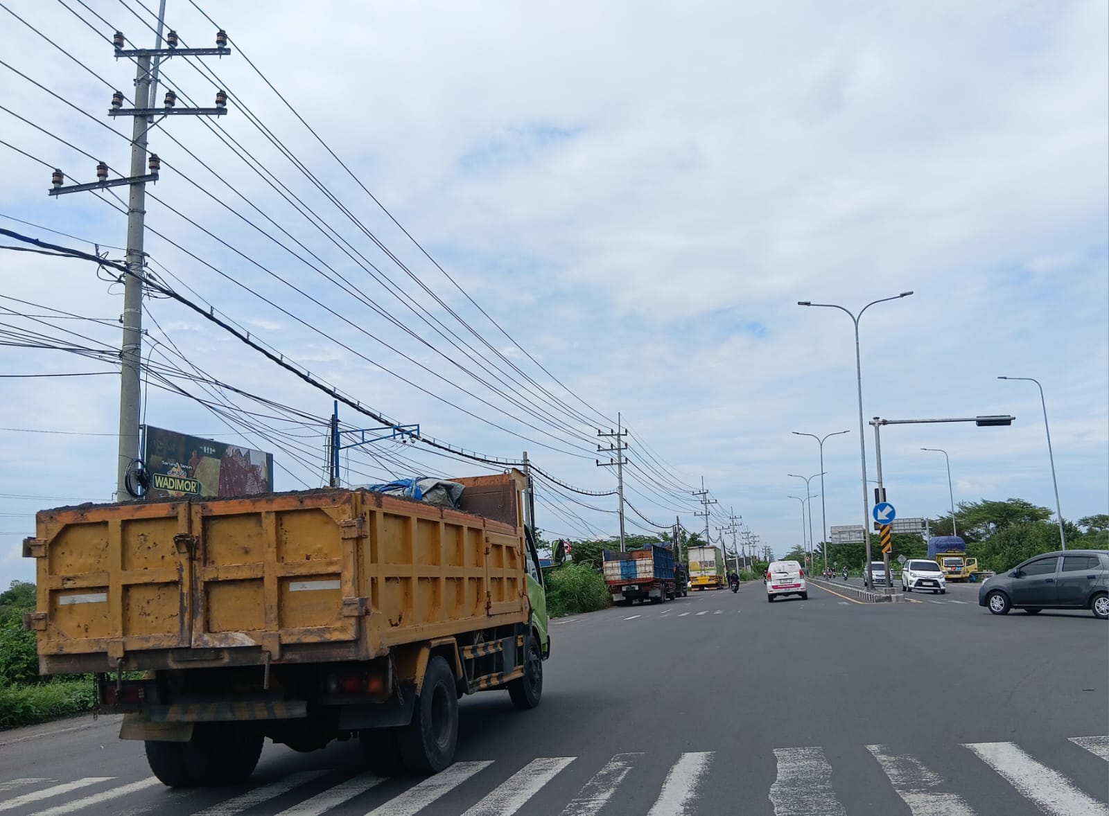PENERANGAN : salah satu Lokasi pemasangan penerangan jalan umum di Kecamatan Cerme.