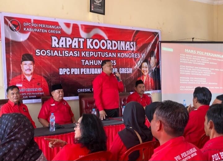 KOORDINASI : DPC PDI Perjuangan Gresik koordinasi persiapan konfercab.